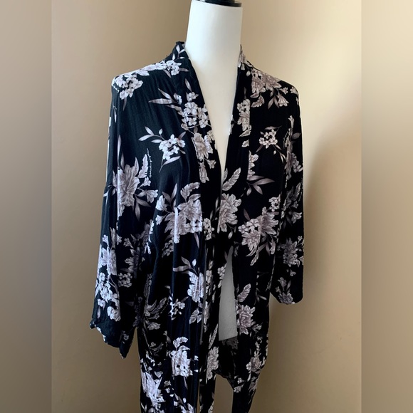 Spiritual Gangster Lounge Duster - Picture 3 of 6